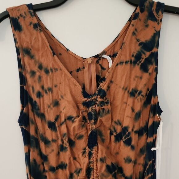 Tie-Dye Sleeveless Dress with Belt - Picture 2 of 5